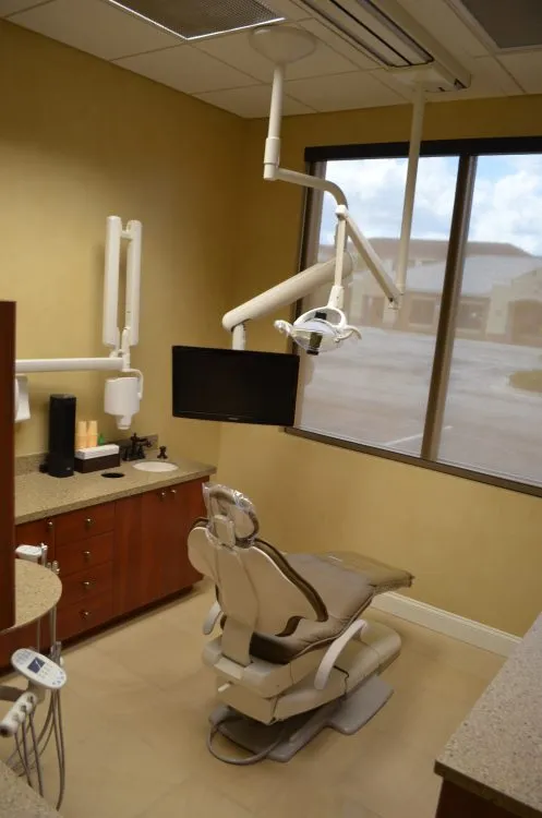 Treatment room interior photo at periodontal practice of Richard E. Aguila, DDS